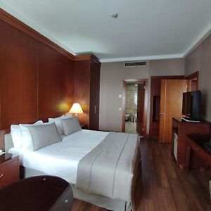 Queen Suite